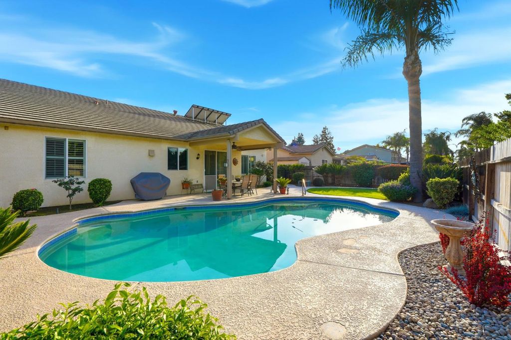 Image 55 of property listing at 1631 Kamm Avenue, Kingsburg, CA 93631