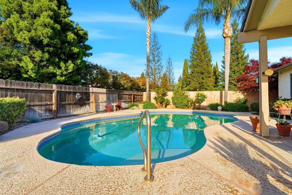 Image 59 of property listing at 1631 Kamm Avenue, Kingsburg, CA 93631