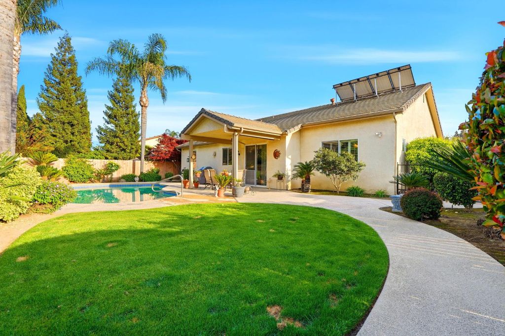 Image 60 of property listing at 1631 Kamm Avenue, Kingsburg, CA 93631