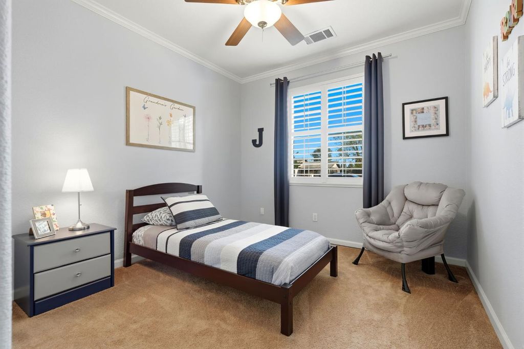 Image 9 of property listing at 1631 Kamm Avenue, Kingsburg, CA 93631