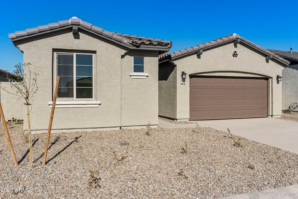 19028 W ROSE Lane, Waddell, AZ 85355