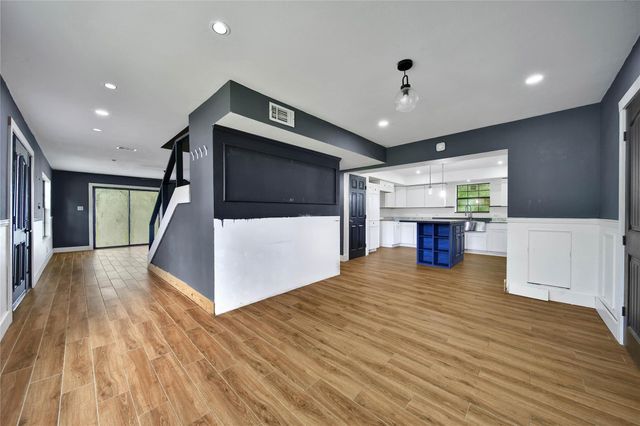 1206 N Cleveland Street, Dayton, TX 77535