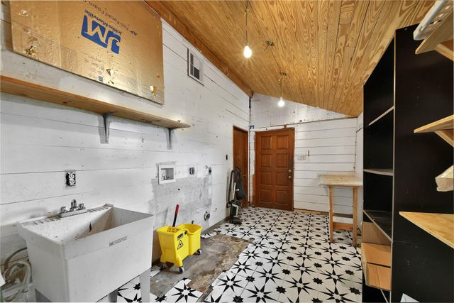 1206 N Cleveland Street, Dayton, TX 77535