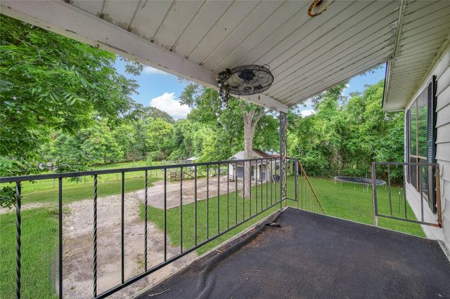 1206 N Cleveland Street, Dayton, TX 77535
