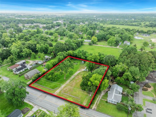 1206 N Cleveland Street, Dayton, TX 77535