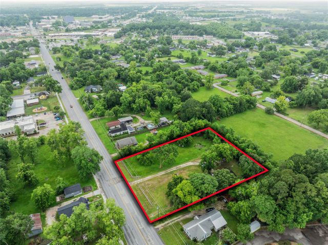1206 N Cleveland Street, Dayton, TX 77535
