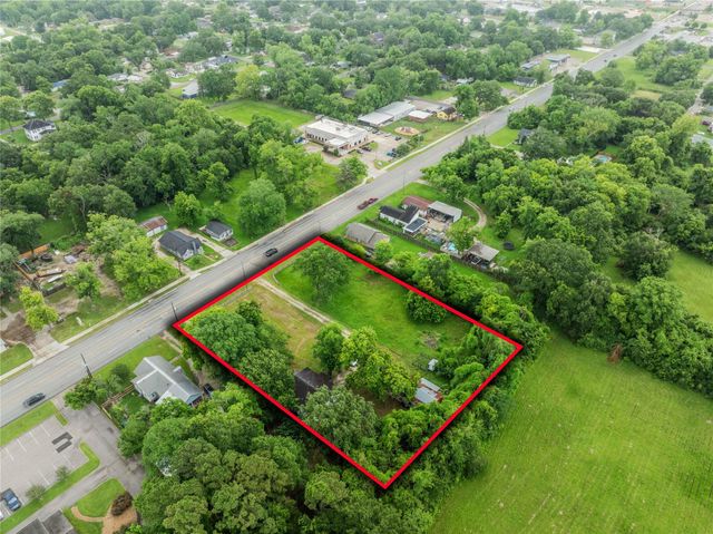 1206 N Cleveland Street, Dayton, TX 77535