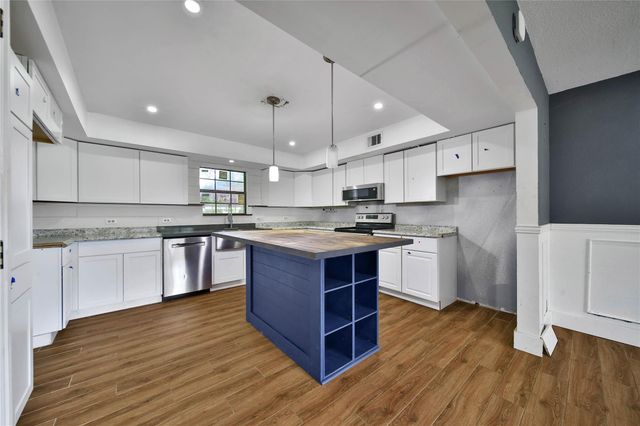 1206 N Cleveland Street, Dayton, TX 77535