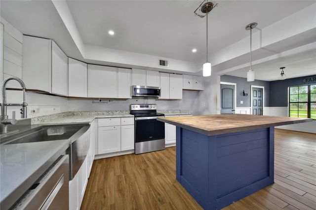 1206 N Cleveland Street, Dayton, TX 77535