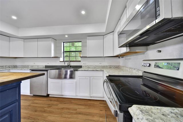 1206 N Cleveland Street, Dayton, TX 77535