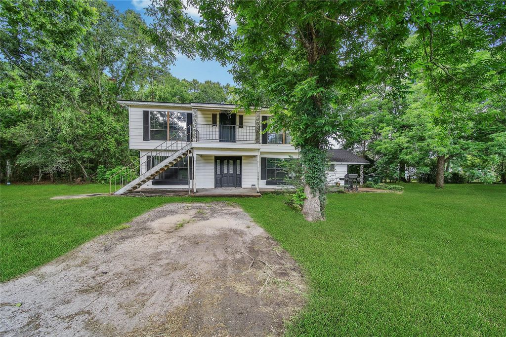 1206 N Cleveland Street, Dayton, TX 77535