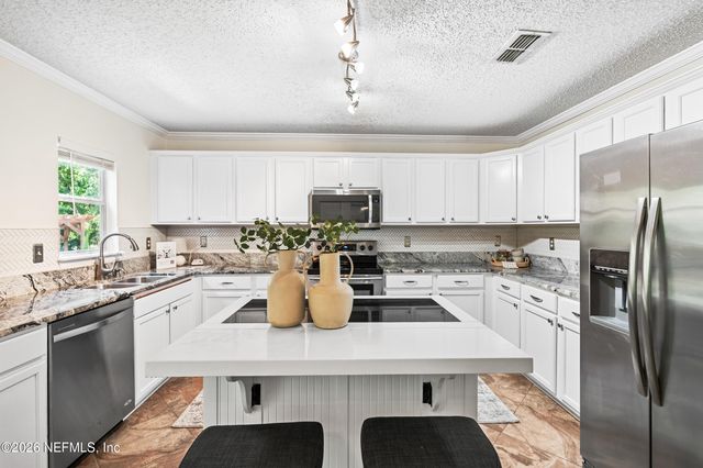 13469 ASHFORD WOOD Court E, Jacksonville, FL 32218