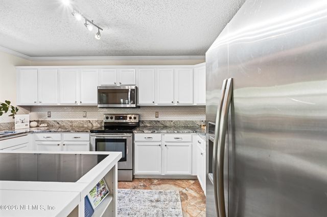 13469 ASHFORD WOOD Court E, Jacksonville, FL 32218