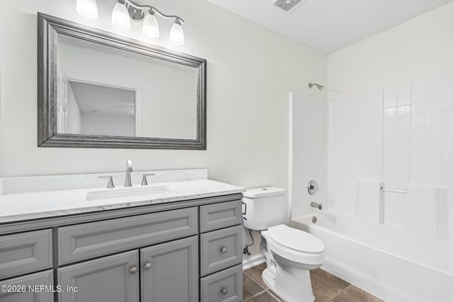 13469 ASHFORD WOOD Court E, Jacksonville, FL 32218