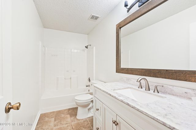 13469 ASHFORD WOOD Court E, Jacksonville, FL 32218