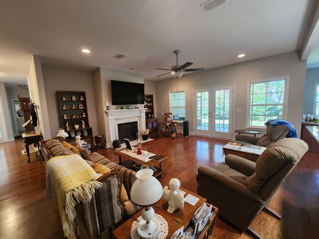 2338 Stonecenter Ln, Murfreesboro, TN 37128