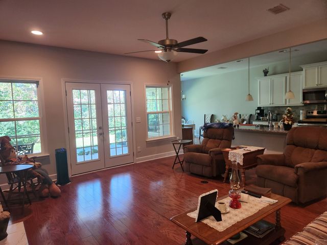 2338 Stonecenter Ln, Murfreesboro, TN 37128