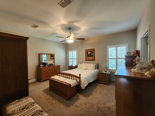 2338 Stonecenter Ln, Murfreesboro, TN 37128