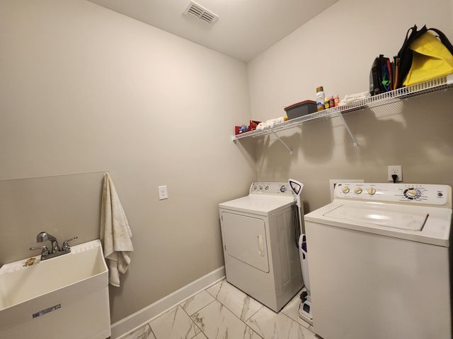 2338 Stonecenter Ln, Murfreesboro, TN 37128