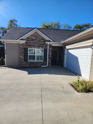 2338 Stonecenter Ln, Murfreesboro, TN 37128