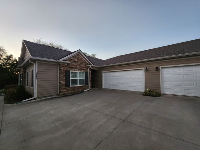 2338 Stonecenter Ln, Murfreesboro, TN 37128