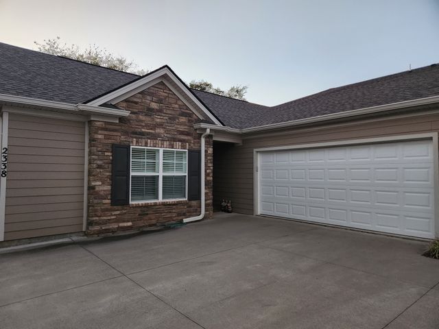 2338 Stonecenter Ln, Murfreesboro, TN 37128