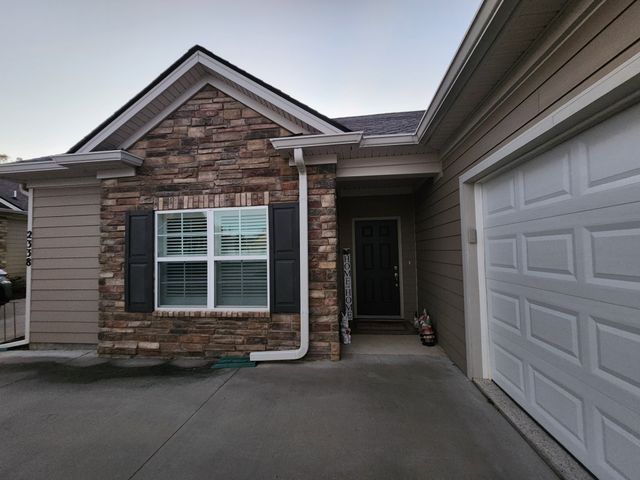 2338 Stonecenter Ln, Murfreesboro, TN 37128