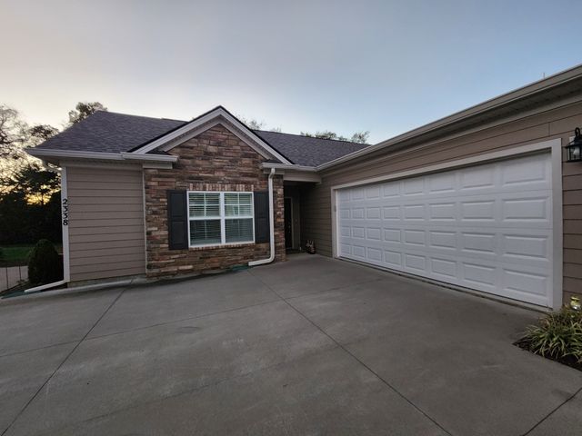 2338 Stonecenter Ln, Murfreesboro, TN 37128