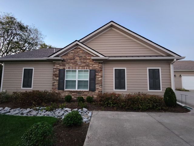 2338 Stonecenter Ln, Murfreesboro, TN 37128