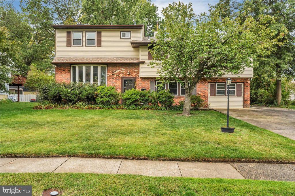 923 DELAND AVE, Cherry Hill, NJ 08034