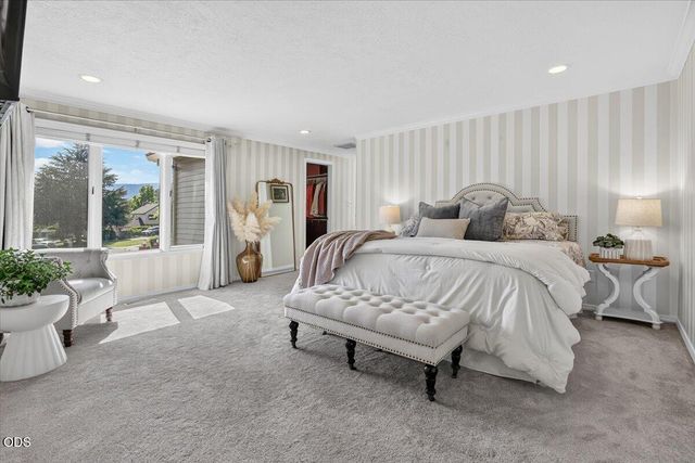2430 Quail Run Drive, Medford, OR 97504