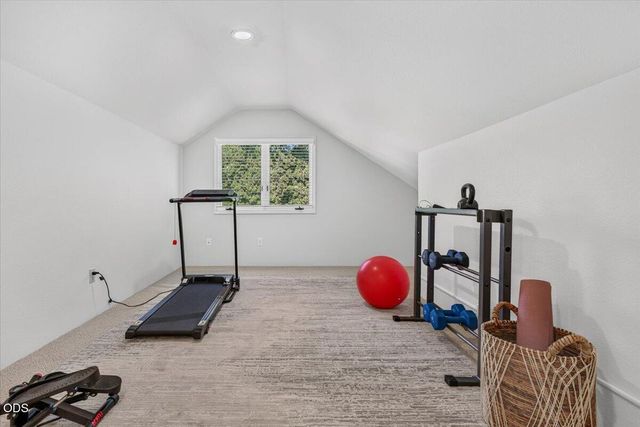 2430 Quail Run Drive, Medford, OR 97504