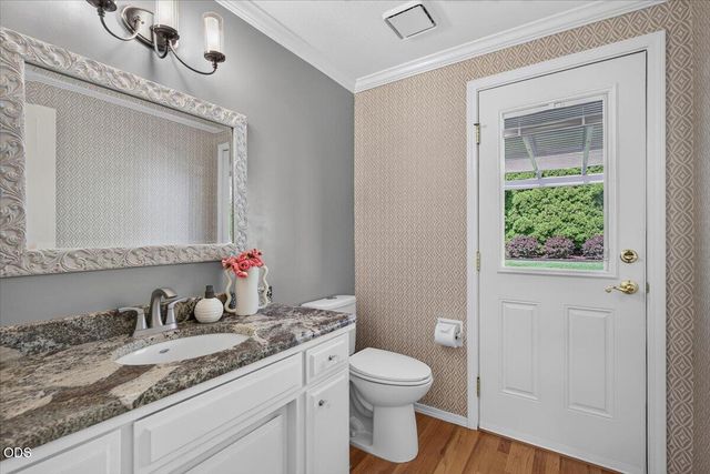 2430 Quail Run Drive, Medford, OR 97504