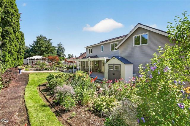 2430 Quail Run Drive, Medford, OR 97504