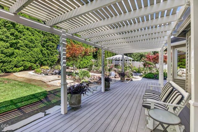 2430 Quail Run Drive, Medford, OR 97504