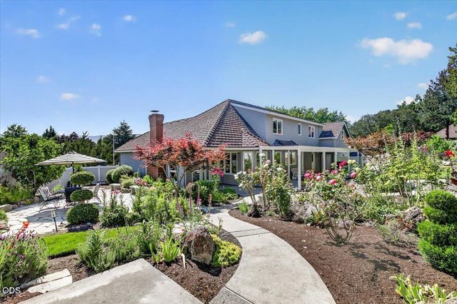 2430 Quail Run Drive, Medford, OR 97504