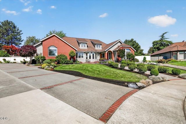 2430 Quail Run Drive, Medford, OR 97504