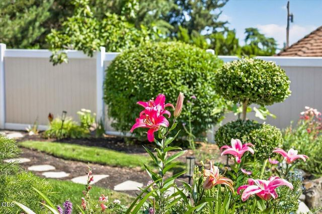 2430 Quail Run Drive, Medford, OR 97504