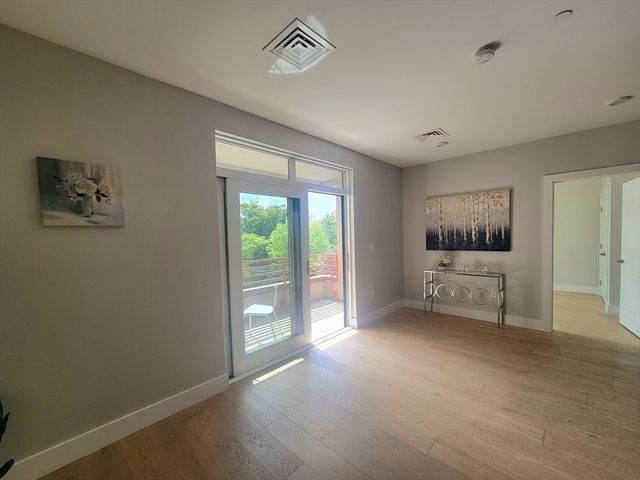 1650 Commonwealth Ave 304A, Boston, MA 02135