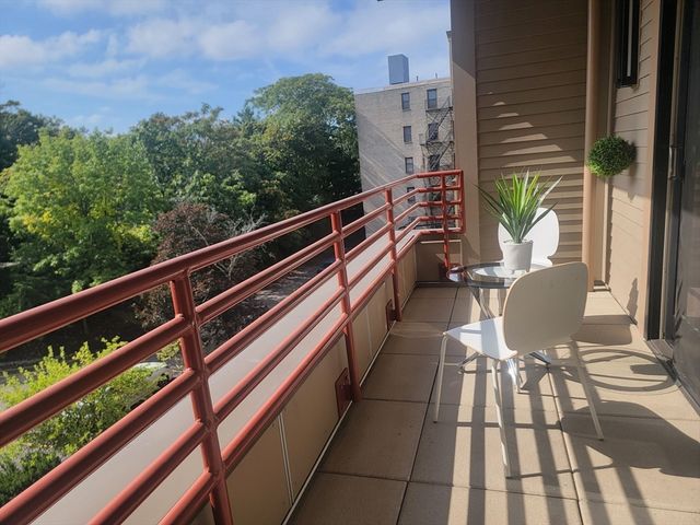 1650 Commonwealth Ave 304A, Boston, MA 02135