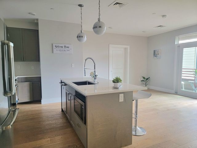 1650 Commonwealth Ave 304A, Boston, MA 02135