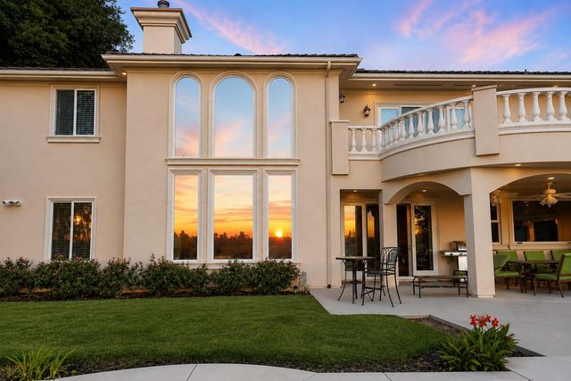 12622 Valley Vista Lane, Fresno, CA 93730