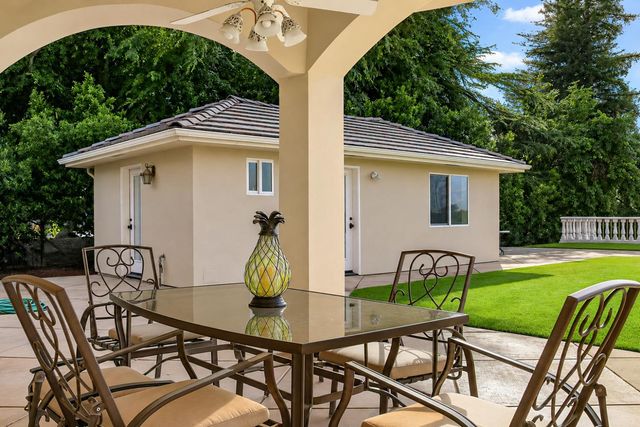 12622 Valley Vista Lane, Fresno, CA 93730