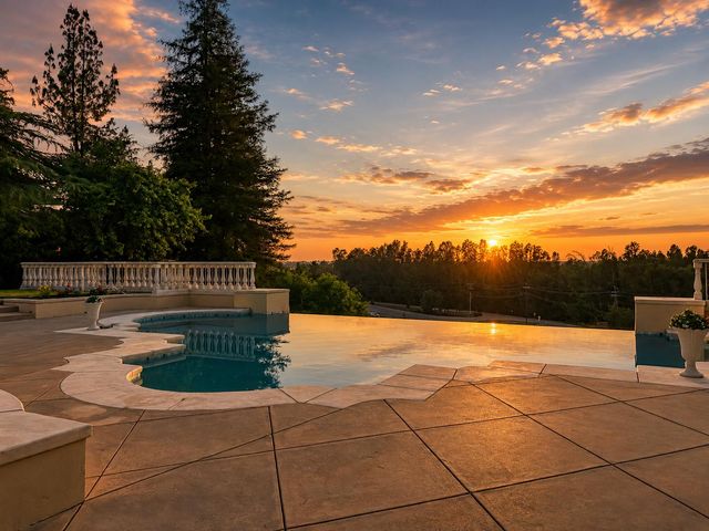 12622 Valley Vista Lane, Fresno, CA 93730