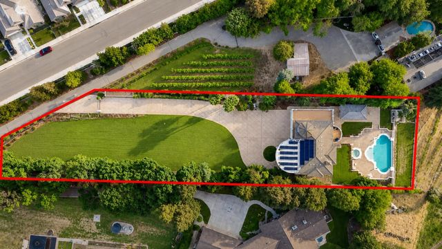 12622 Valley Vista Lane, Fresno, CA 93730
