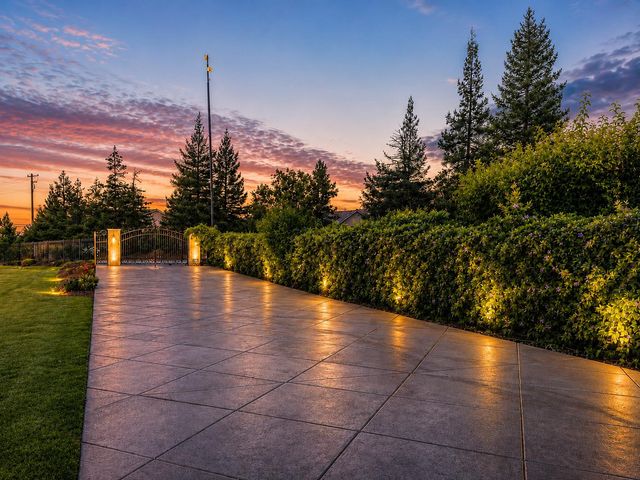 12622 Valley Vista Lane, Fresno, CA 93730
