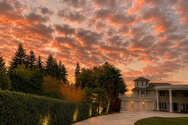 12622 Valley Vista Lane, Fresno, CA 93730