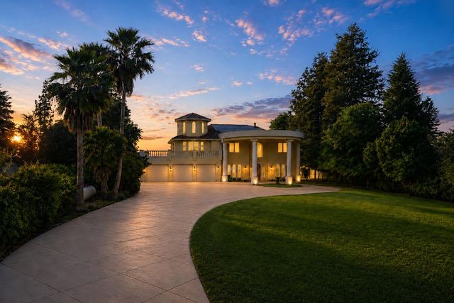 12622 Valley Vista Lane, Fresno, CA 93730
