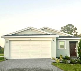 612 Papillon Street SW, Palm Bay, FL 32908