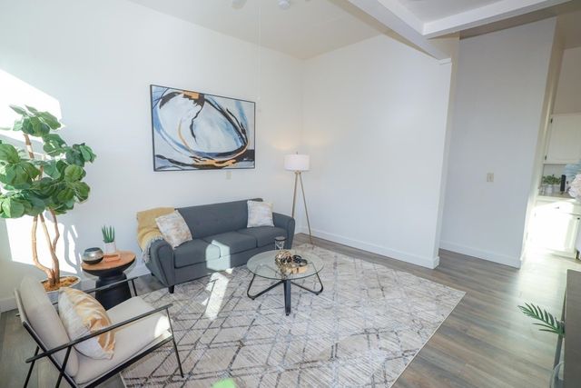 1432 Union ST, Oakland, CA 94607